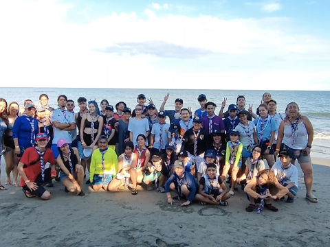 Scouts Colombia all together after a day of beach cleaning