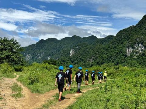 Scouts hike the planet in Viet Nam